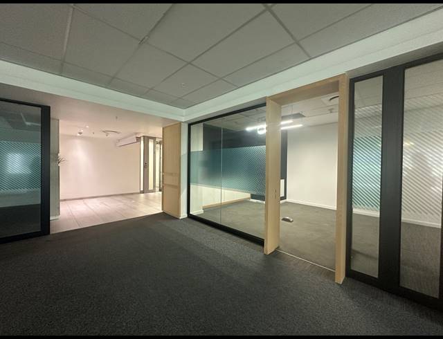 426M² OFFICE TO LET IN SANDTON CENTRAL